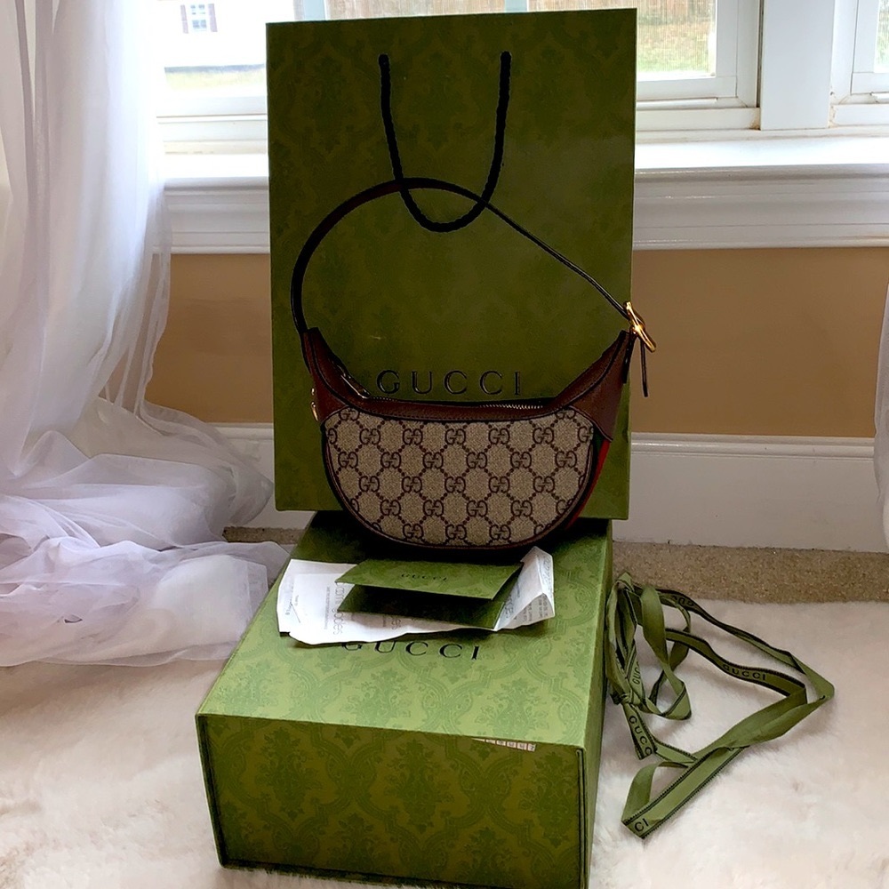 ‼️FLASH SALE‼️❤️‍🔥Authentic Gucci mini handle bag 💚